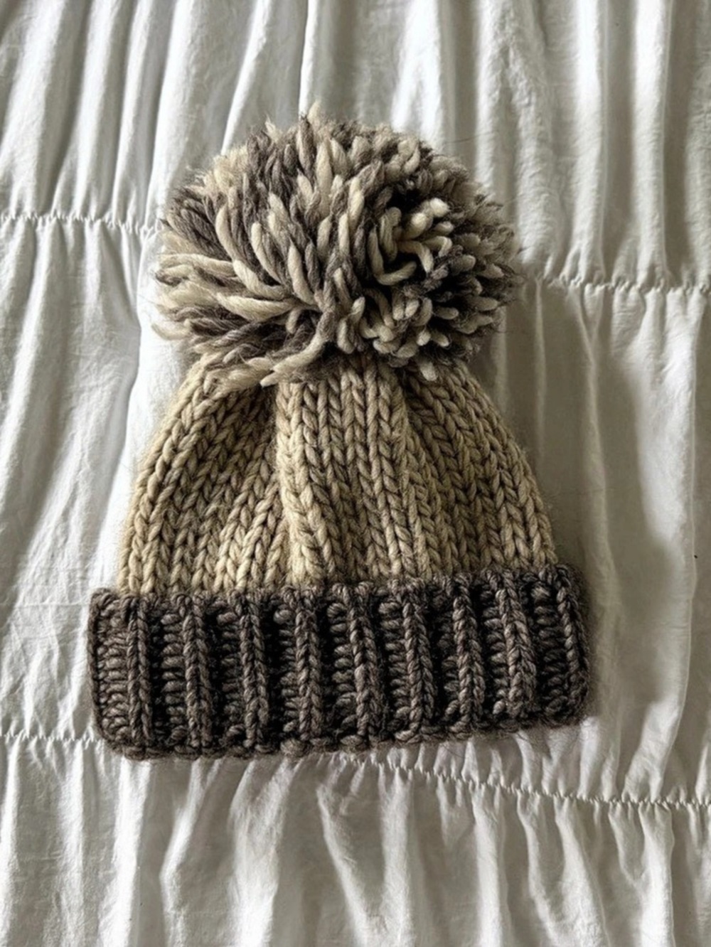 Gelso Bianco Knit Pom-Pom Beanie in Beige & Gray